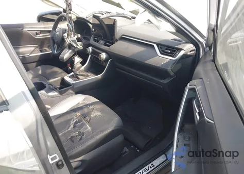 2024 Toyota Rav4 Xle Premium из США, поврежденный, VIN 2T3C1RFV4RC303360